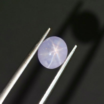 成長線入りスターサファイア 1.52ct カボションカット 7.1mm×6.2mm×3.6mm【MJ2934】