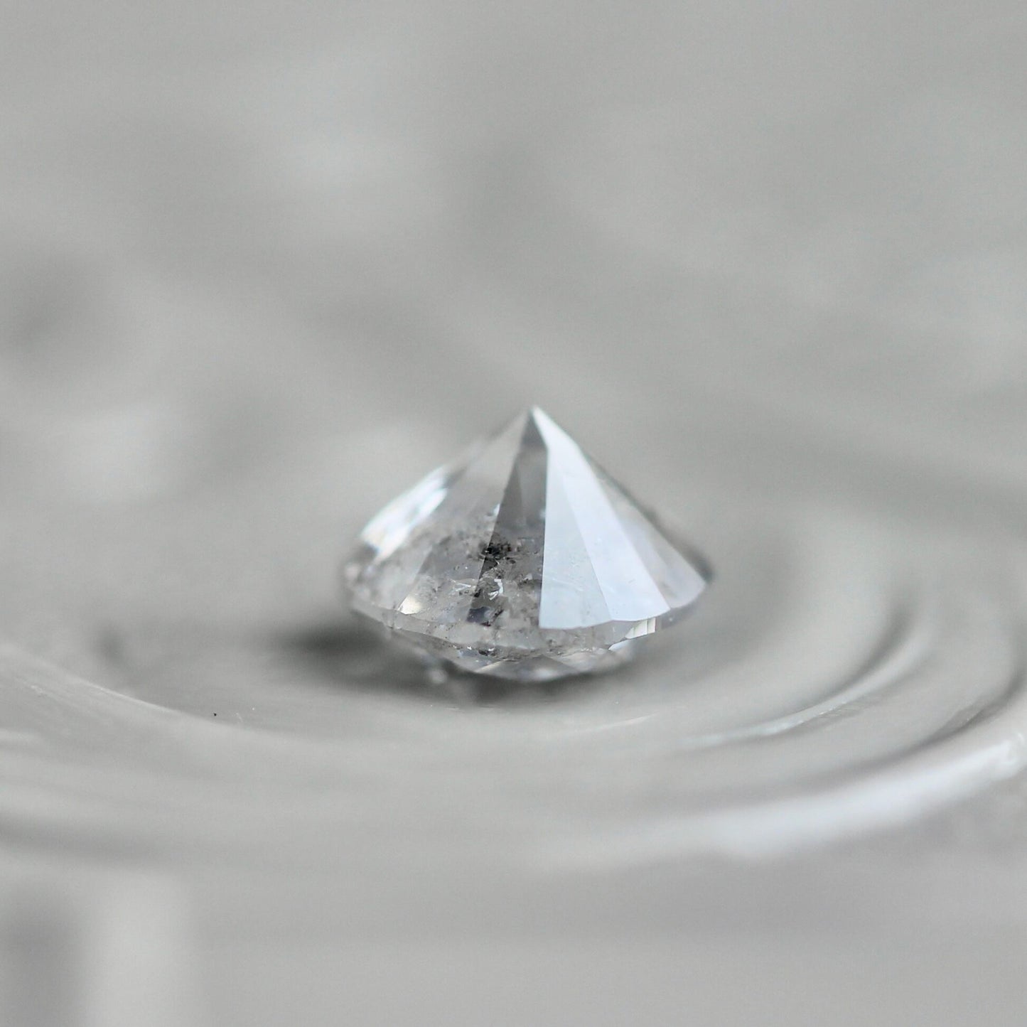 ソルトアンドペッパーダイヤモンド 0.43ct 4.6mm 【MJ2441】