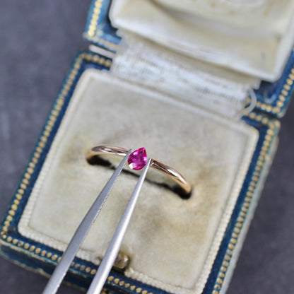 ルビー 0.20ct ペアシェイプカット  3.8mm×2.7mm×1.5mm【MJ2727】