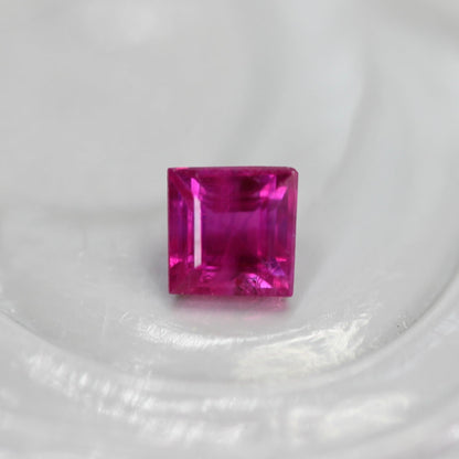 ルビー 0.15ct スクエアカット 2.5mm×2.5mm×2.0mm【MJ2750】