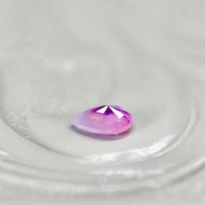 ペアシェイプ カット シルキーパープルピンク バイカラーサファイア　0.12ct  3.2mm×2.3mm×1.3mm 【MJ2523】