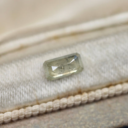 エメラルドローズカット ナチュラルダイヤモンド 0.38ct 5.2mm×2.6mm-1.3mm 【MJ2493】