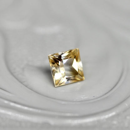バイカラーサファイア 0.24ct スクエアカット 3.2mm×3.2mm×2.2mm【MJ2689】