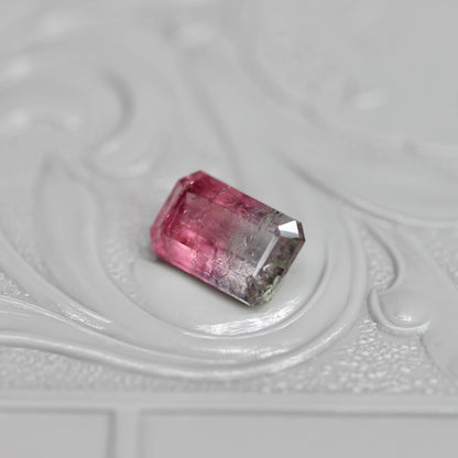 バイカラートルマリン 1.19ct エメラルドカット 7.8mm×5.0mm×3.4mm【MJ2655】