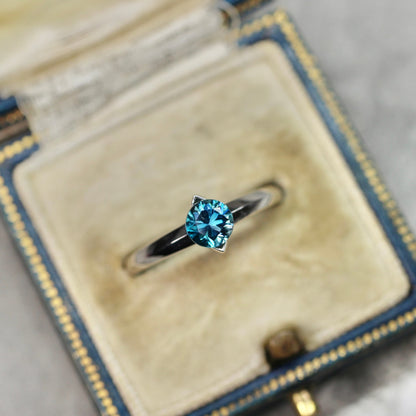 ラタナキリブルージルコン 0.73ct 5mm【MJ2539】