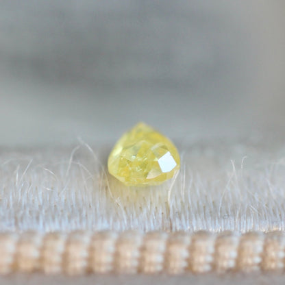 ペアシェイプカット ナチュラルダイヤモンド 0.195ct 4.5mm×3.1mm-1.6mm 【MJ2478】