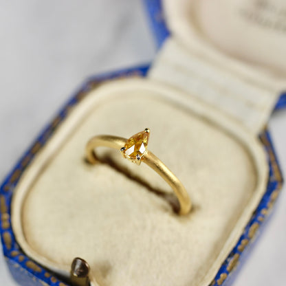 オレンジブラウンダイヤモンド 0.185ct K10YG ペアシェイプローズカット 爪留め(プレーン)×プレーンアーム(マット)【MJ2835】