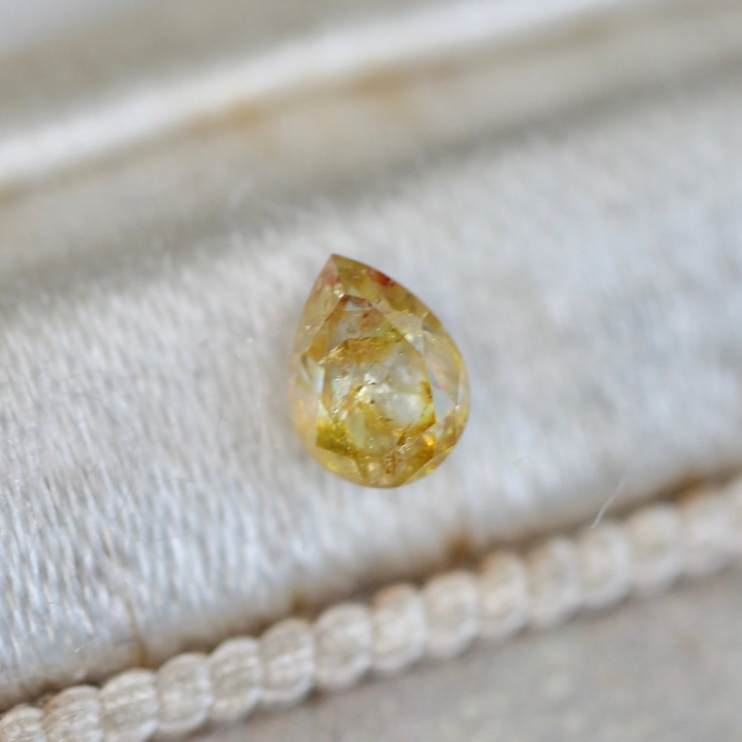 ペアシェイプカット ナチュラルダイヤモンド 0.230ct 4.2mm×3.2mm-1.9mm 【MJ2477】