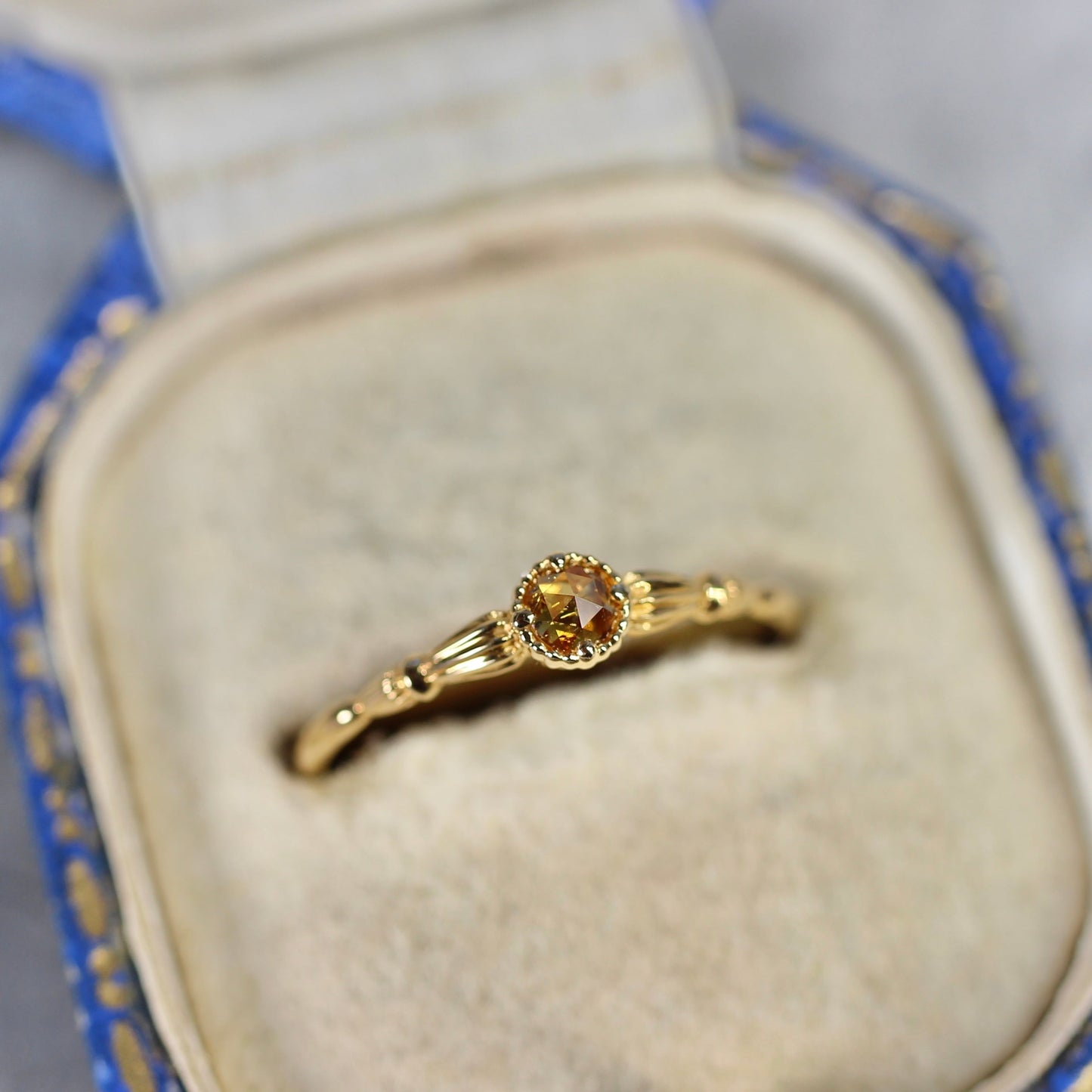 ローズカットブラウンダイヤモンド0.1ct K10YG ミルフレーム×アンティークアーム