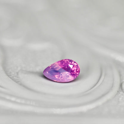 ペアシェイプカット シルキーパープルピンク バイカラーサファイア　0.19ct  3.5mm×2.5mm×1.8mm 【MJ2521】