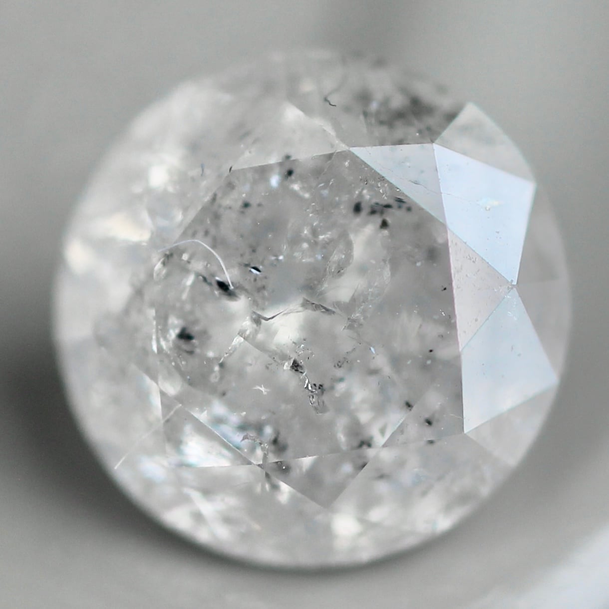 ソルトアンドペッパーダイヤモンド 0.42ct 4.6mm 【MJ2442】