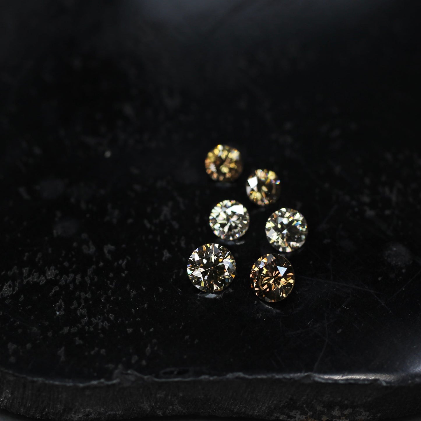 ショコラブラウンダイヤモンド 0.495ct ラウンドブリリアントカット 4.9mm×5.0mm×3.1mm【MJ2682】