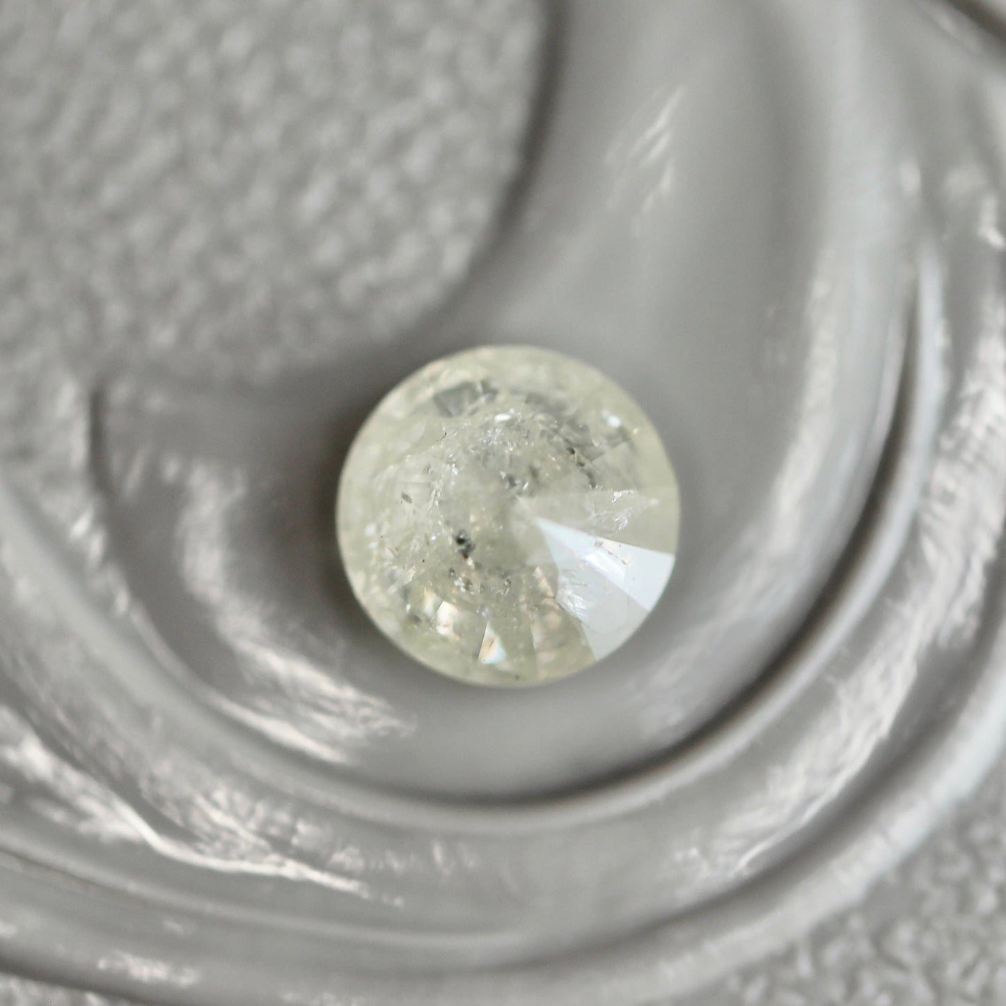 ソルトアンドペッパーダイヤモンド 0.3ct 4.2mm 【MJ2444】