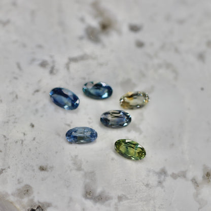 モンタナサファイア 0.26ct オーバルカット  4.8mm×3.0mm×2.1mm【MJ2731】