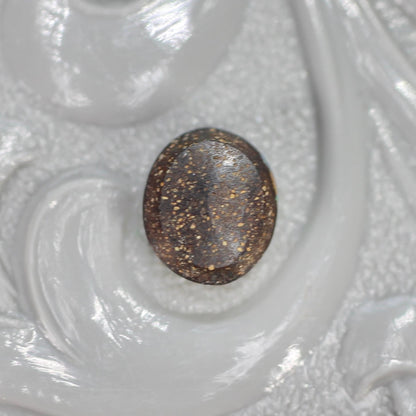 ボルダーオパール 0.38ct オーバルカボションカット 5.2mm×4.6mm×2.0mm【MJ2648】