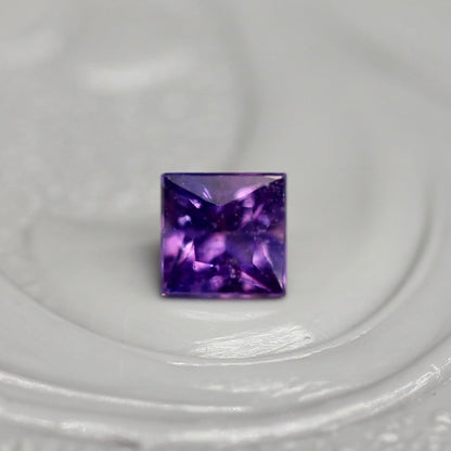 サファイア 0.19ct スクエアカット 3.1mm×3.1mm×2.2mm【MJ2691】