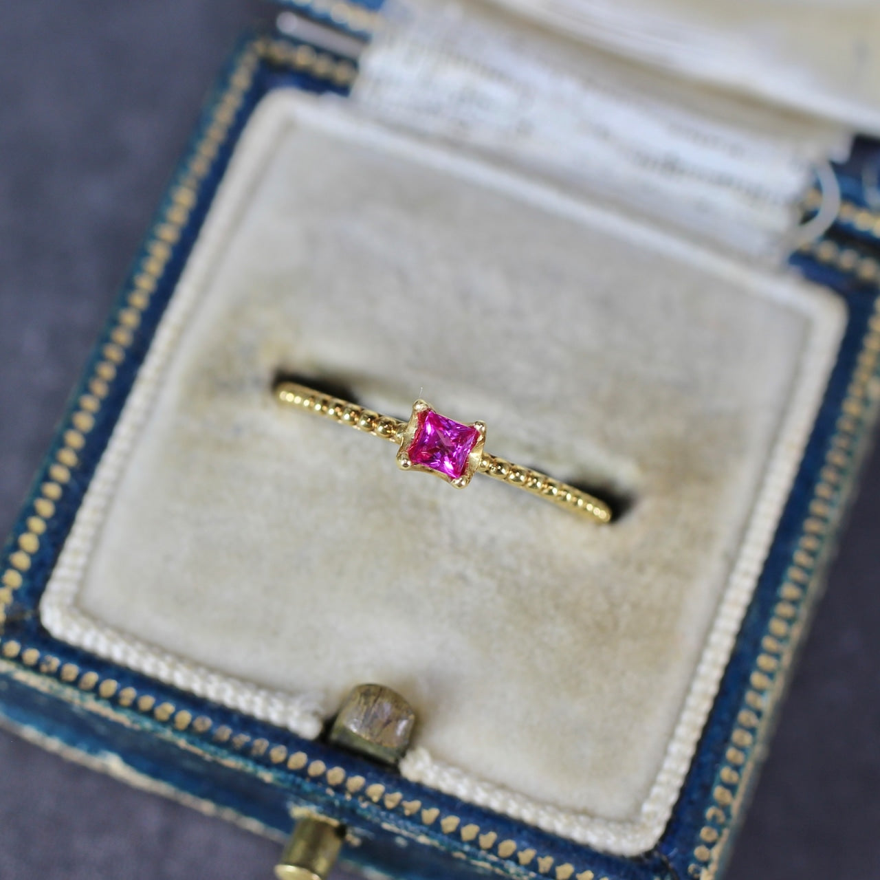 ルビー 0.11ct プリンセスカット  2.2mm×2.1mm×1.3mm【MJ2728】