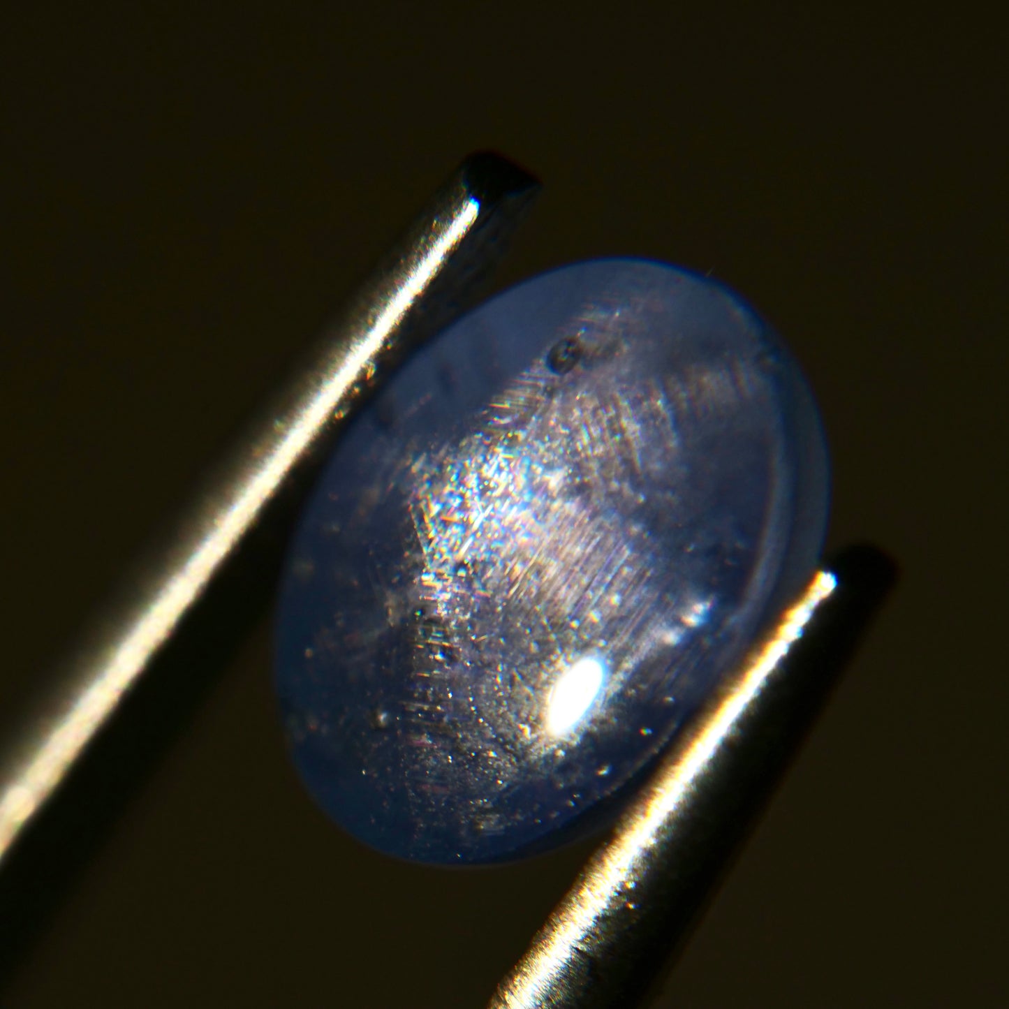スターサファイア 1.53ct カボションカット 7.1mm×5.4mm×3.3mm【MJ2935】