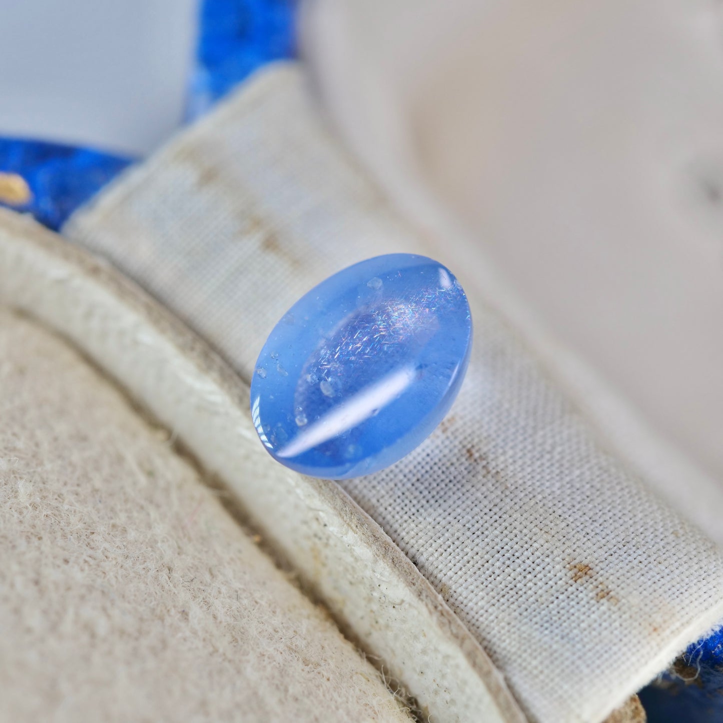 スターサファイア 1.53ct カボションカット 7.1mm×5.4mm×3.3mm【MJ2935】