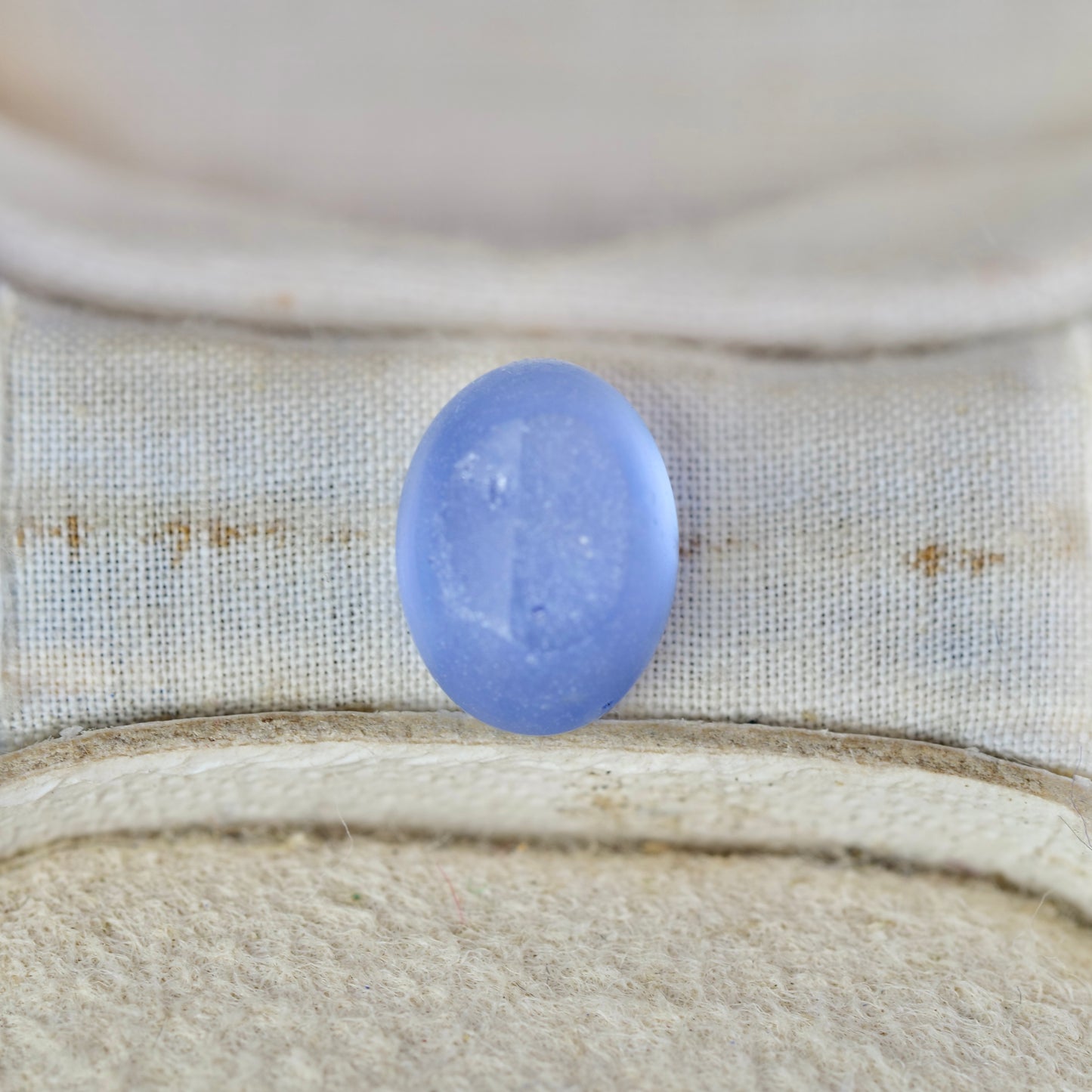 スターサファイア 1.53ct カボションカット 7.1mm×5.4mm×3.3mm【MJ2935】