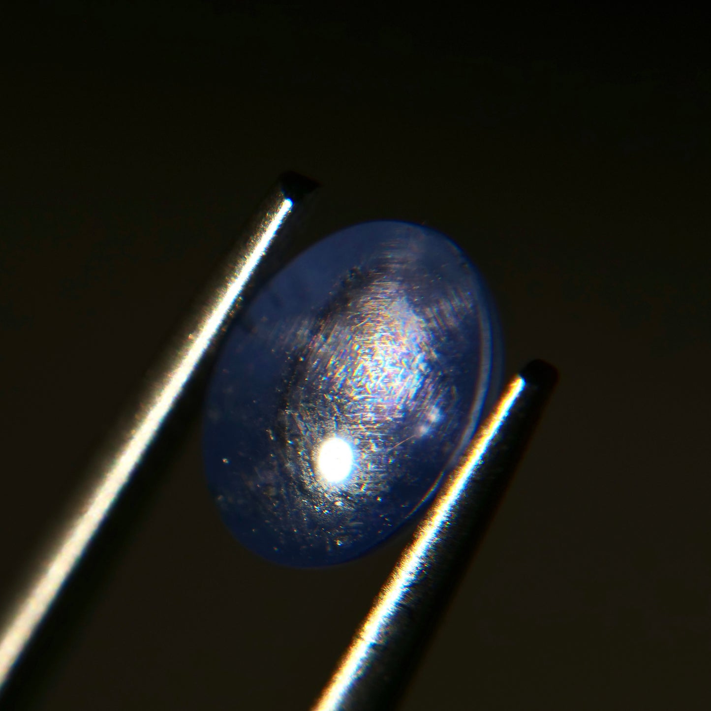 スターサファイア 1.53ct カボションカット 7.1mm×5.4mm×3.3mm【MJ2935】