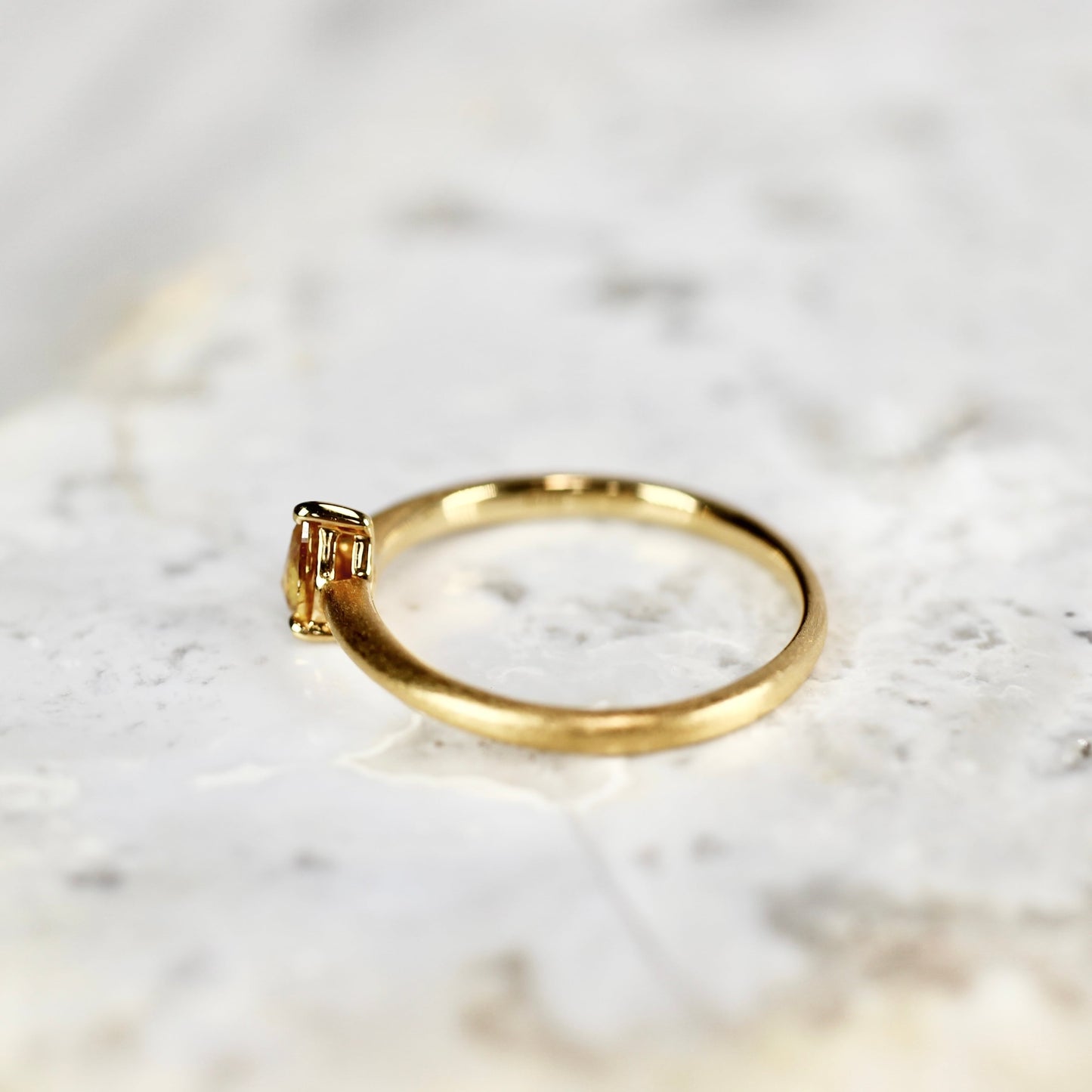 オレンジブラウンダイヤモンド 0.185ct K10YG ペアシェイプローズカット 爪留め(プレーン)×プレーンアーム(マット)【MJ2835】