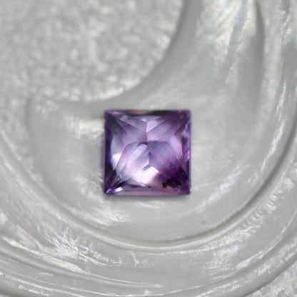 サファイア 0.22ct スクエアカット 3.3mm×3.3mm×2.4mm【MJ2688】