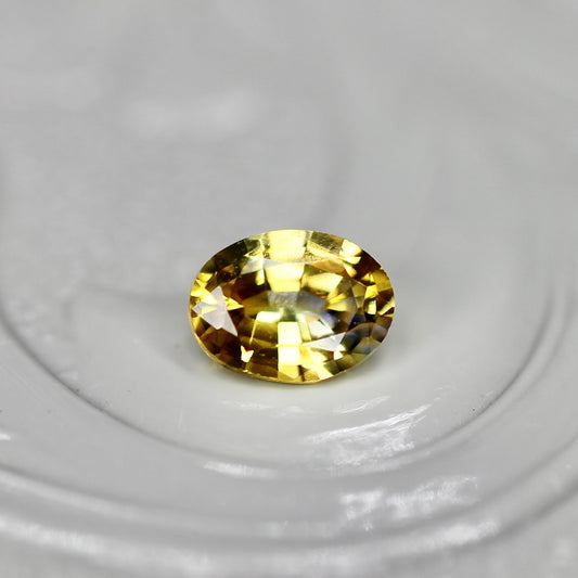 バイカラーサファイア 0.23ct オーバルカット 4.3mm×3.3mm×2.2mm【MJ2559】