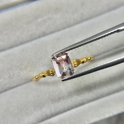 エメラルドカット バイカラーラブラドライト 0.82ct 6.5mm×4.4mm-3.1mm 【MJ2513】