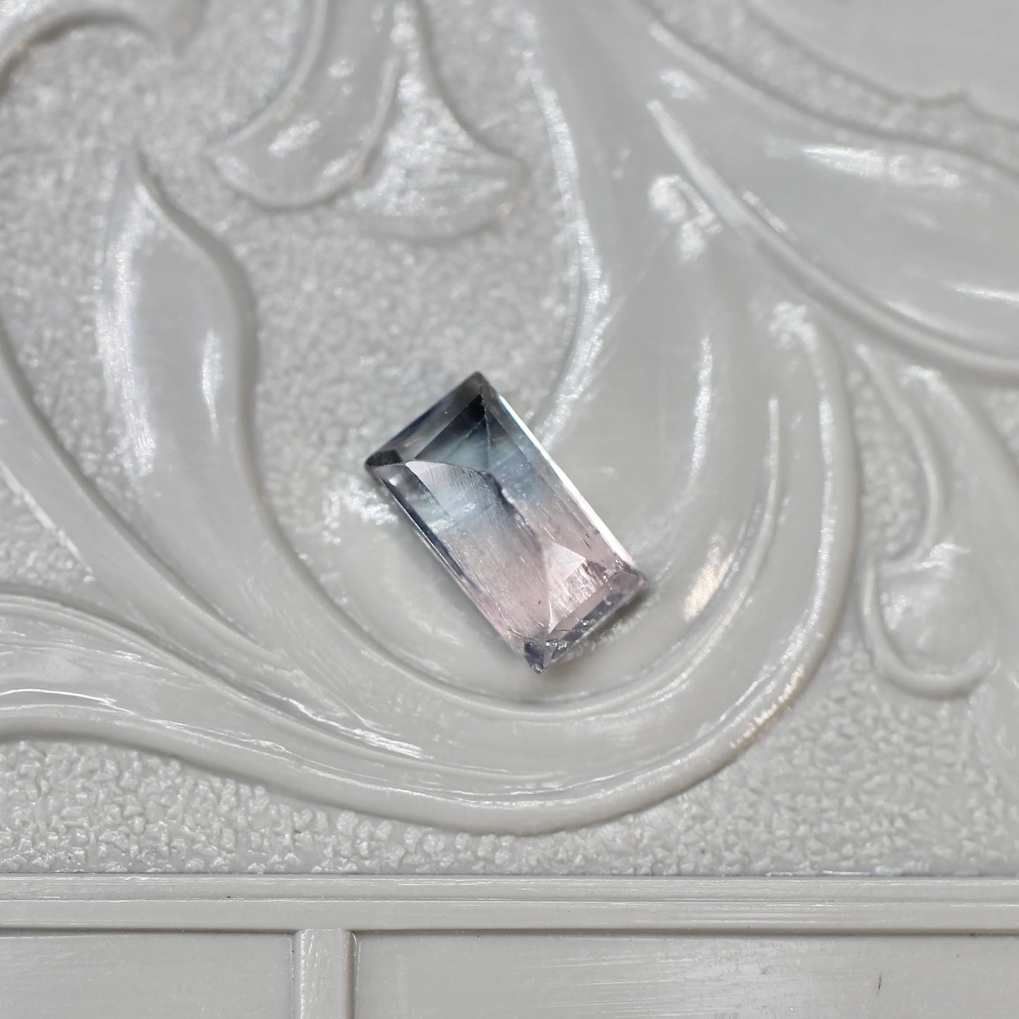 スクエアカット パーティーカラードトルマリン  0.53ct  5.9mm×3.0mm×2.3mm【MJ2574】