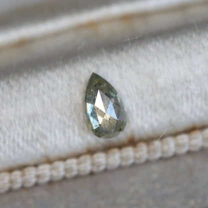 ペアシェイプカット ナチュラルダイヤモンド 0.165ct 4.9mm×2.8mm-1.4mm 【MJ2483】