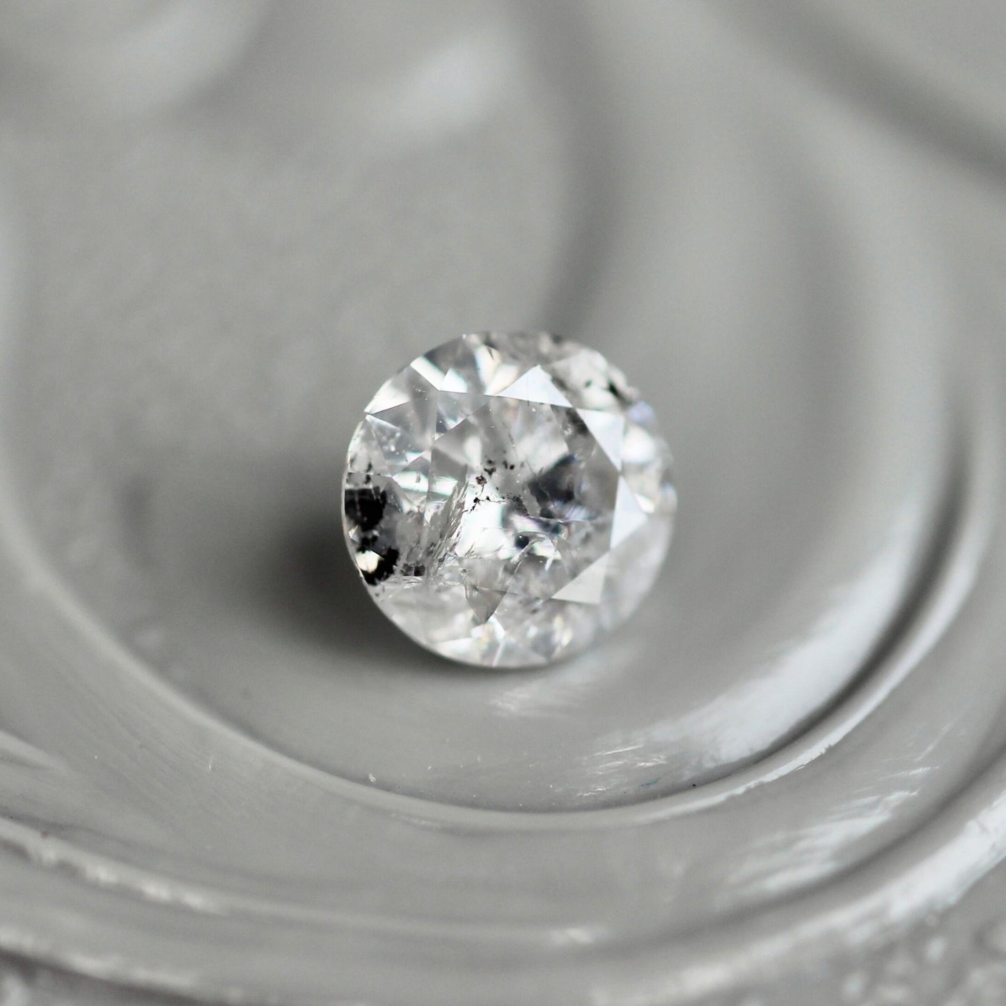 ソルトアンドペッパーダイヤモンド 0.24ct 3.8mm 【MJ2440】