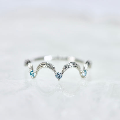 アイスブルーダイヤモンド 計0.06ct ラウンドブリリアントカット Pt900 3本爪×クラウンアーム【MJ2844】