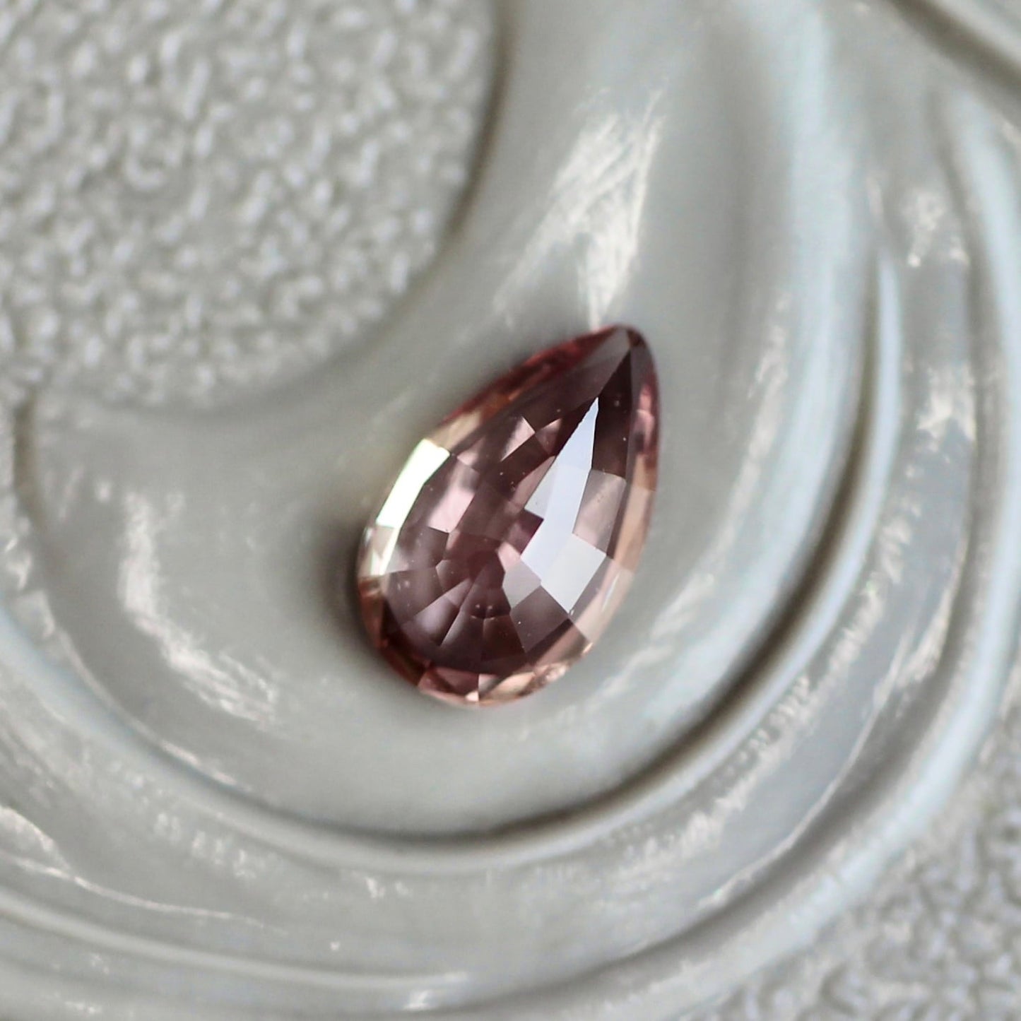 パパラチアサファイア 0.248ct 3mm×5mm ペアシェイプカット ソーティング付き【MJ2430】