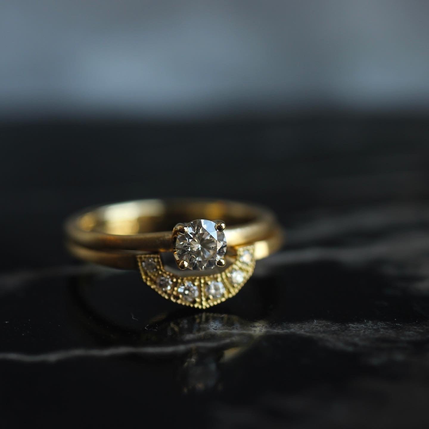 トラペゾイドリング ダイヤモンド 0.07ct VSクラス 【MJ2500】