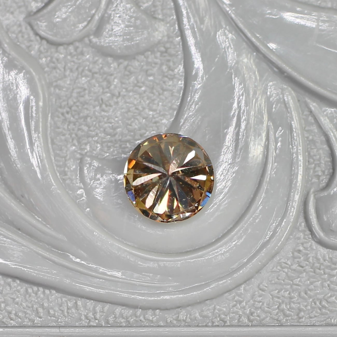 ショコラブラウンダイヤモンド 0.438ct ラウンドブリリアントカット 4.8mm×4.8mm×3.0mm【MJ2681】