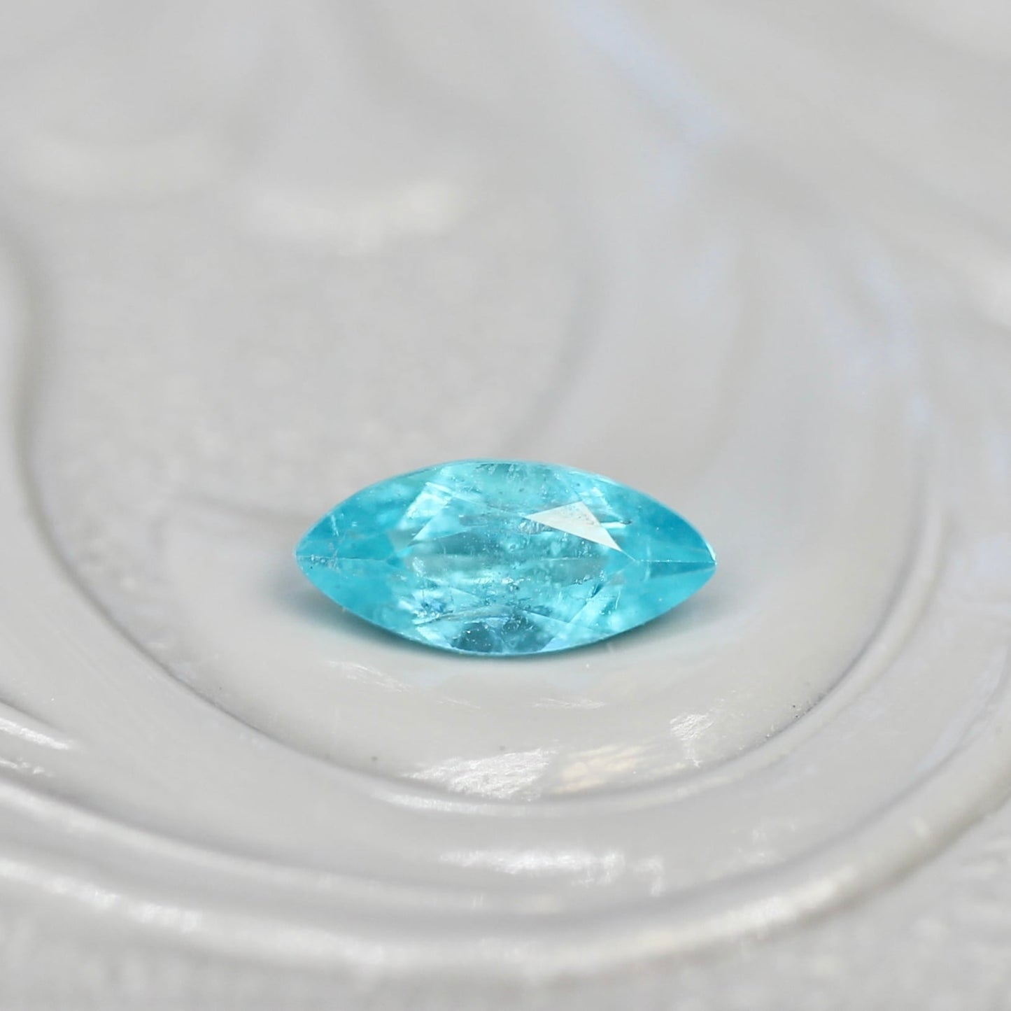 パライバトルマリン 0.160ct ブラジル産 マーキスカット 5.3mm×2.5mm×1.9mm【MJ2720】