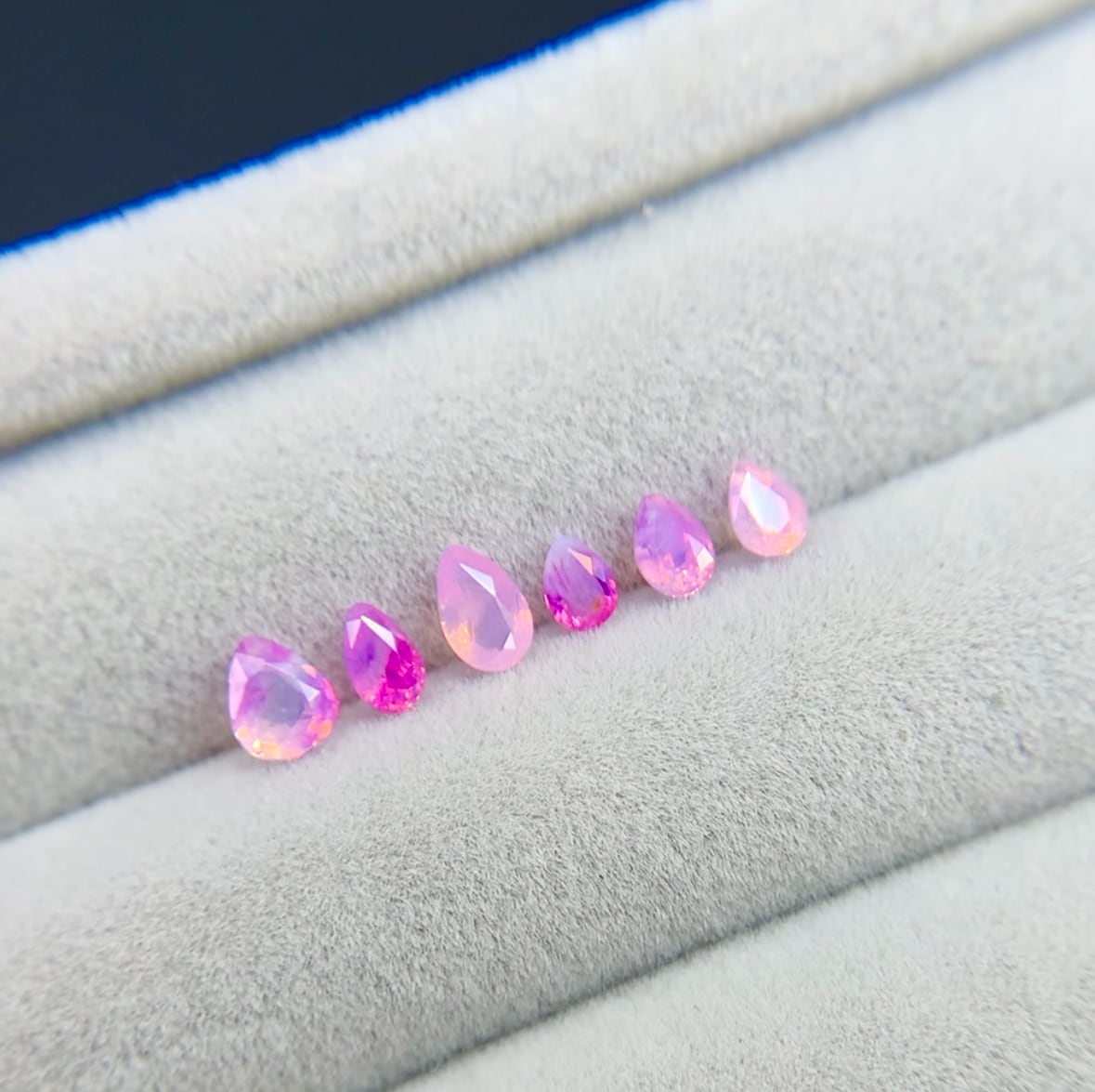 ペアシェイプカット シルキーパープルピンクサファイア　0.19ct  3.6mm×2.6mm×1.9mm 【MJ2525】