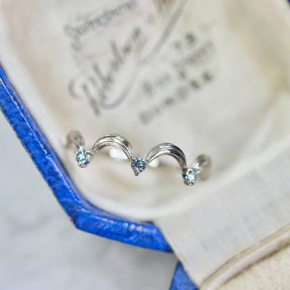 アイスブルーダイヤモンド 計0.06ct ラウンドブリリアントカット Pt900 3本爪×クラウンアーム【MJ2844】