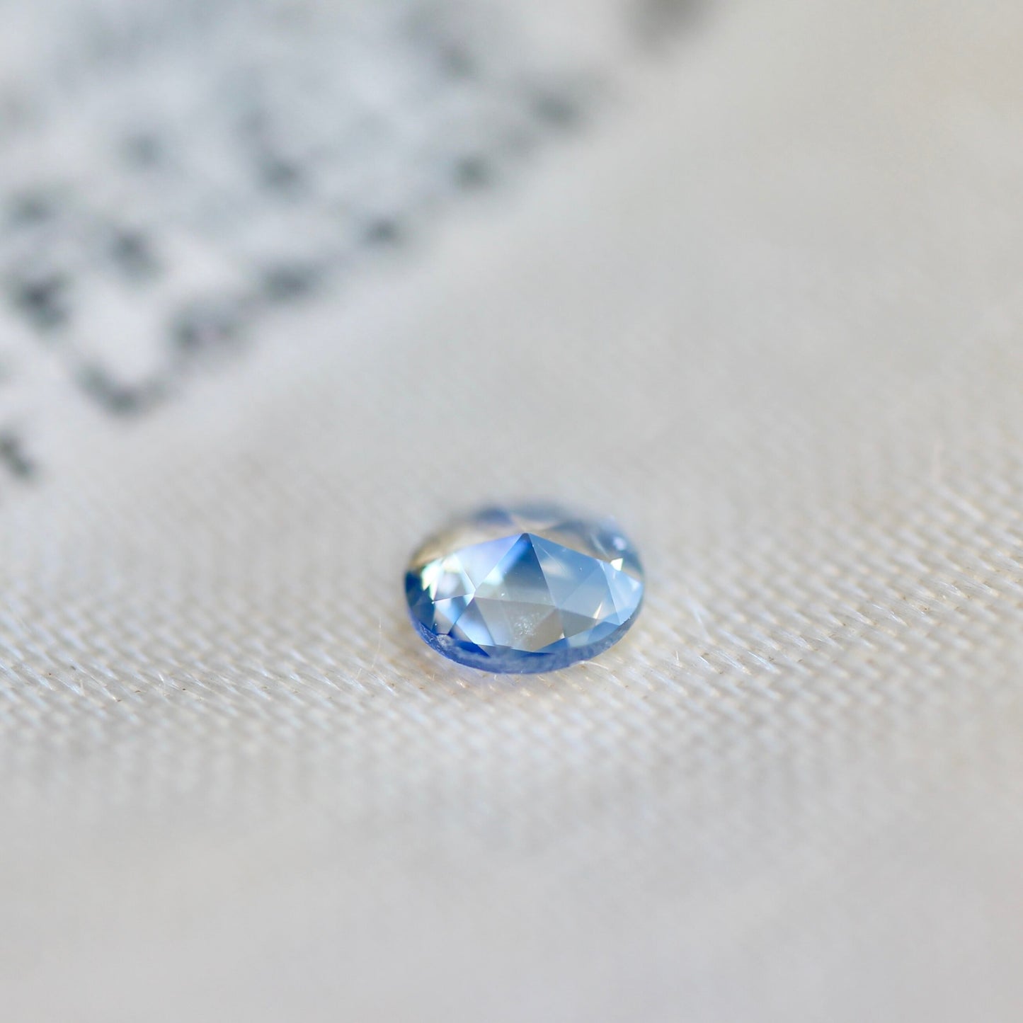 バイカラーサファイア 0.145ct 3.5mm ローズカット 【MJ2461】