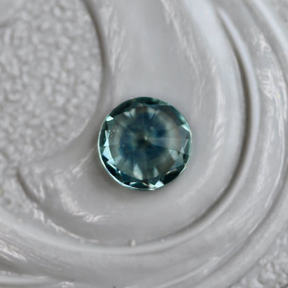 モンタナサファイア 0.25ct 3.7mm アメリカ・モンタナ州産  朝顔【MJ2426】