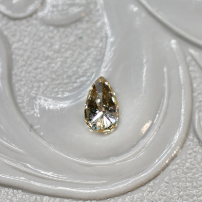 シャンパンブラウンダイヤモンド 0.125ct ペアシェイプカット 4.4mm×2.8mm×1.8mm【MJ2627】