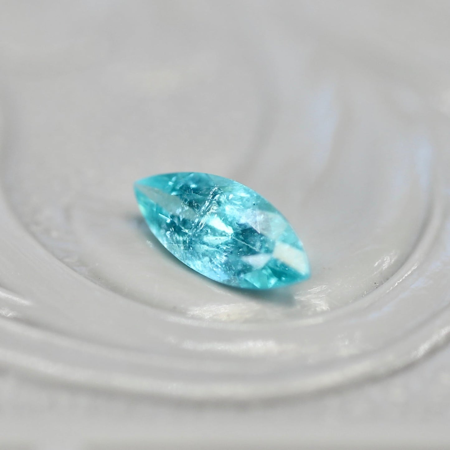 パライバトルマリン 0.180ct ブラジル産 マーキスカット 5.8mm×2.6mm×1.8mm【MJ2718】