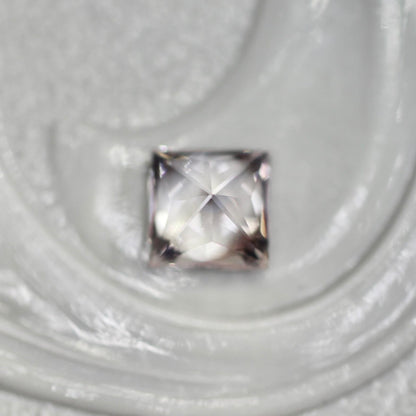 サファイア 0.24ct スクエアカット 3.3mm×3.3mm×2.4mm【MJ2690】