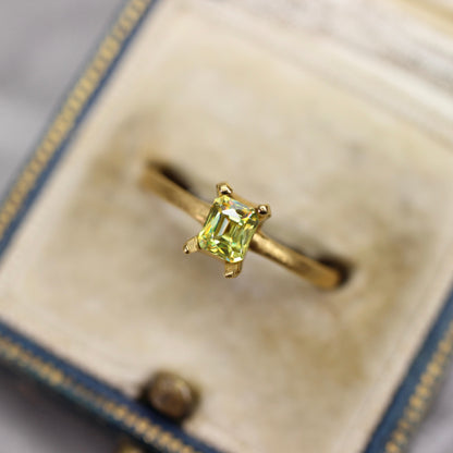 スフェーン 0.45ct ラディアントミックスカット 4.2mm×3.5mm×2.4mm【MJ2726】