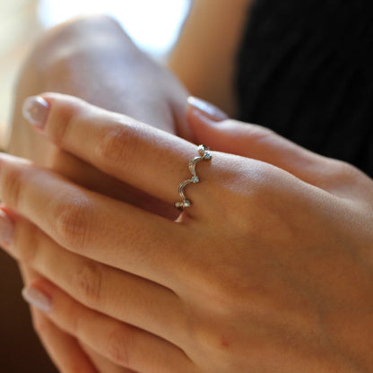 アイスブルーダイヤモンド 計0.06ct ラウンドブリリアントカット Pt900 3本爪×クラウンアーム【MJ2844】