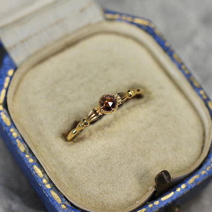 ローズカットブラウンダイヤモンド0.1ct K10YG ミルフレーム×アンティークアーム