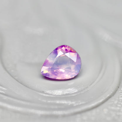 ペアシェイプカット シルキーパープルピンク バイカラーサファイア　0.31ct  4.3mm×3.4mm×1.8mm 【MJ2520】