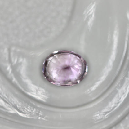 バイカラーサファイア 0.21ct オーバルカット 3.8mm×3mm 【MJ2463】