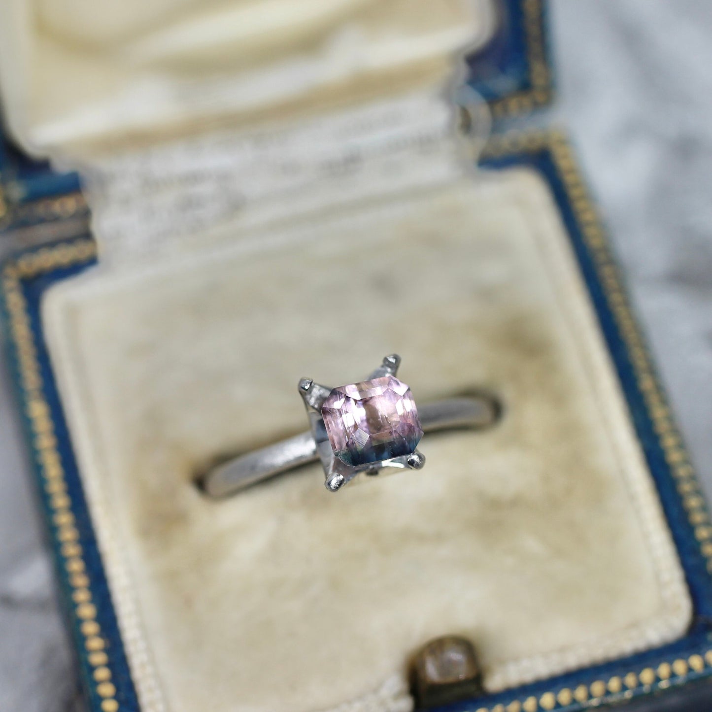 エメラルドカット バイカラートルマリン 0.90ct 5.1mm×4.5mm-4.7mm 【MJ2518】